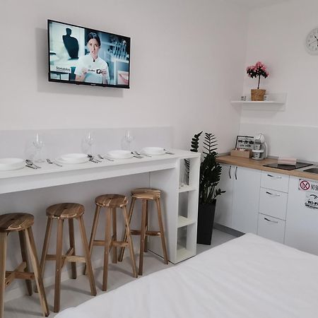 Casuta Cu Tei Villa Nagyvárad Szoba fotó