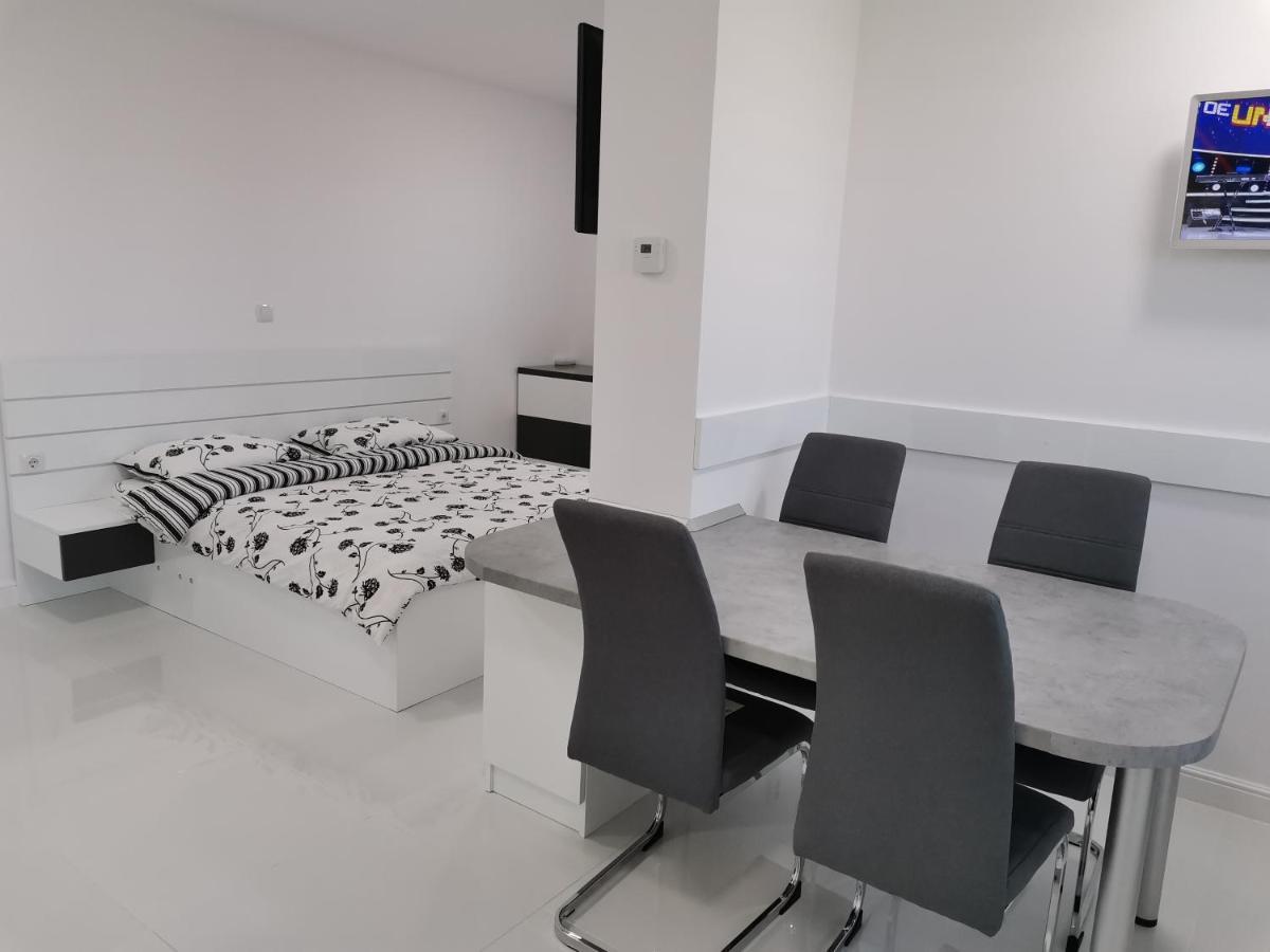 Casuta Cu Tei Villa Nagyvárad Kültér fotó