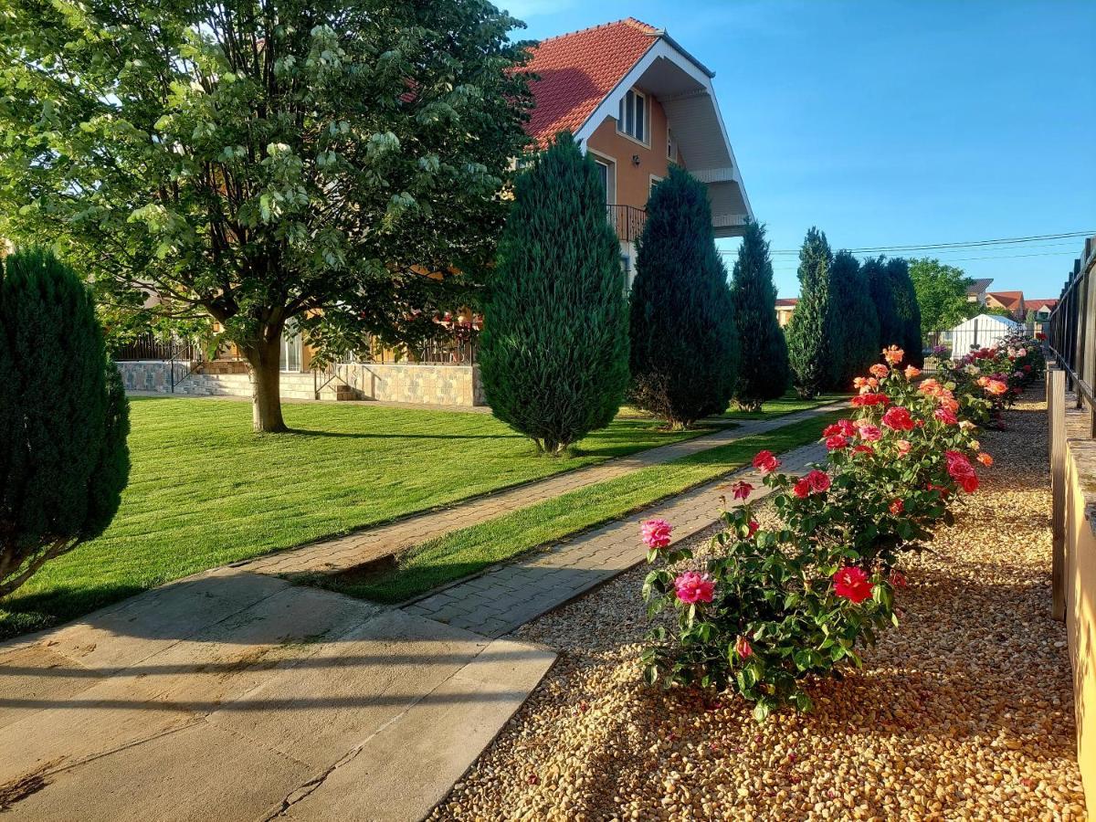 Casuta Cu Tei Villa Nagyvárad Kültér fotó