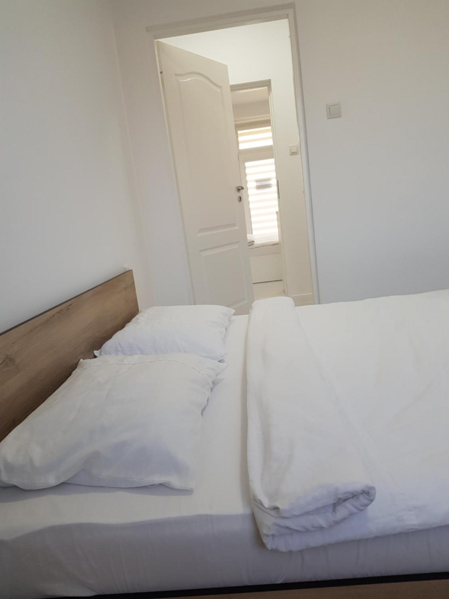 Casuta Cu Tei Villa Nagyvárad Szoba fotó